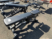 Matrix aura adjustable bench krachtstation - afbeelding 2 van  3