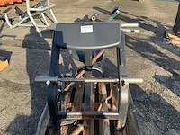 Matrix aura bicepscurl bench krachtstation - afbeelding 2 van  3