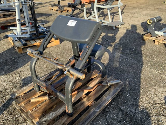 Matrix aura bicepscurl bench krachtstation - afbeelding 3 van  3