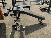 Matrix aura g3 abdominal bench krachtstation - afbeelding 4 van  4