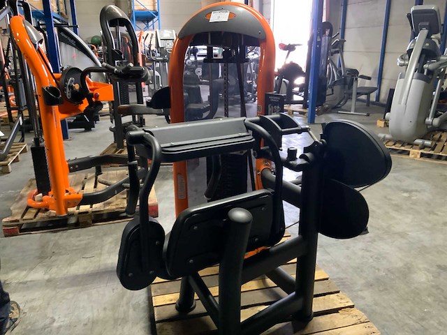Matrix aura g3 abdominal crunch krachtstation - afbeelding 1 van  5