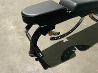 Matrix aura g3 adjustable bench krachtstation - afbeelding 5 van  5