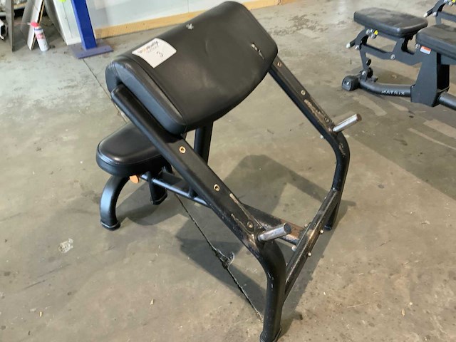Matrix aura g3 biceps bench krachtstation - afbeelding 2 van  4