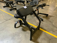 Matrix aura g3 biceps bench krachtstation