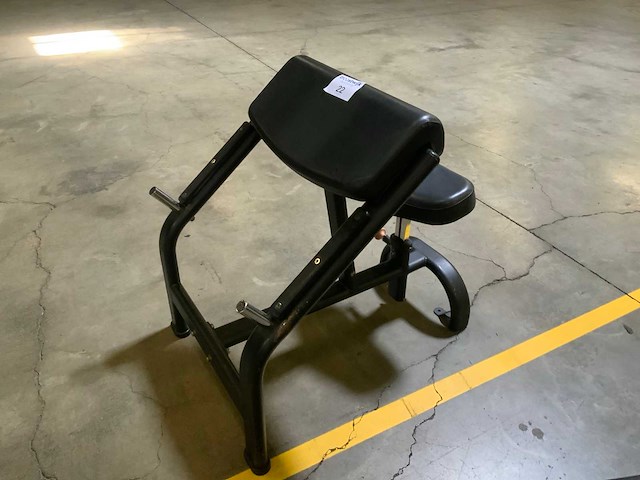 Matrix aura g3 biceps bench krachtstation - afbeelding 2 van  5