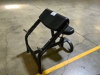 Matrix aura g3 biceps bench krachtstation - afbeelding 2 van  5