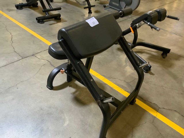 Matrix aura g3 biceps bench krachtstation - afbeelding 5 van  5