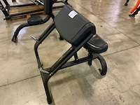 Matrix aura g3 biceps bench krachtstation - afbeelding 1 van  5