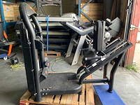 Matrix aura g3 calf press krachtstation - afbeelding 1 van  5