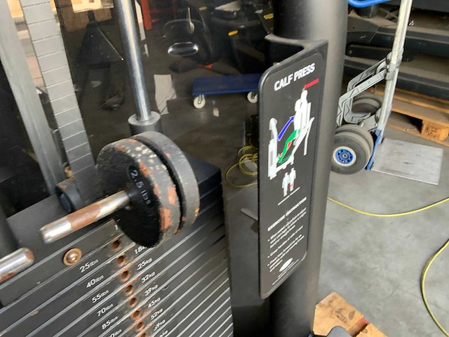 Matrix aura g3 calf press krachtstation - afbeelding 3 van  5
