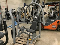 Matrix aura g3 chestpress krachtstation - afbeelding 1 van  5