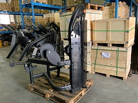 Matrix aura g3 easy chin dip assist krachtstation - afbeelding 1 van  5