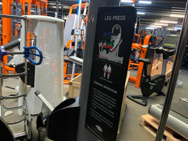 Matrix aura g3 legpress krachtstation - afbeelding 6 van  6
