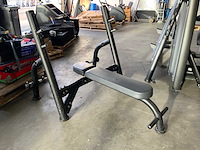 Matrix aura g3 olympic flat benchpress krachtstation - afbeelding 1 van  5