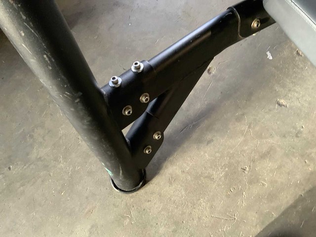 Matrix aura g3 olympic flat benchpress krachtstation - afbeelding 3 van  5