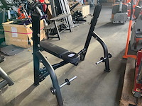 Matrix aura g3 olympic flat benchpress krachtstation - afbeelding 5 van  5