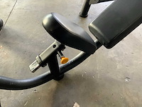 Matrix aura g3 olympic incline benchpress krachtstation - afbeelding 4 van  5