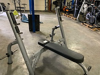 Matrix aura g3 olympische flat bench krachtstation - afbeelding 2 van  4
