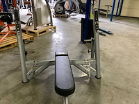 Matrix aura g3 olympische flat bench krachtstation - afbeelding 3 van  4