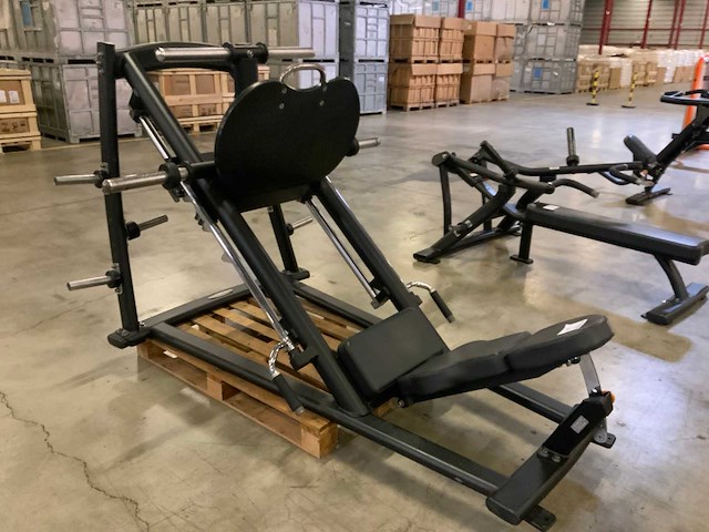Matrix aura g3 plate loaded 45 legpress krachtstation - afbeelding 2 van  3