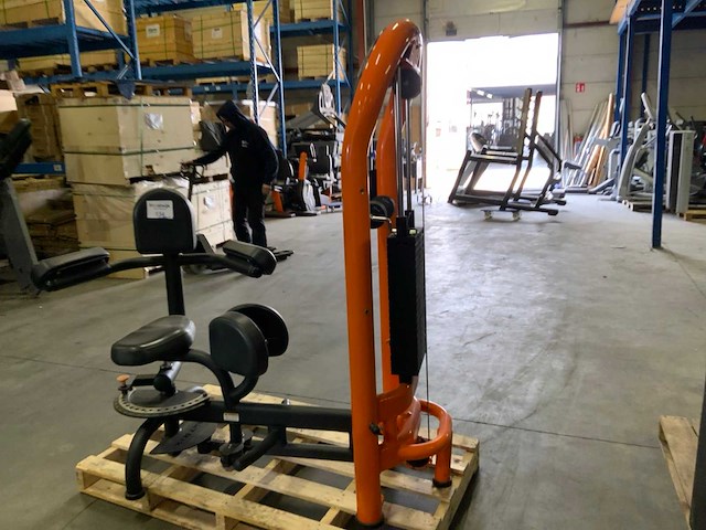 Matrix aura g3 rotary hip krachtstation - afbeelding 5 van  5