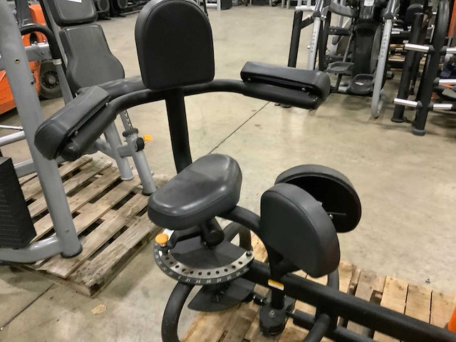 Matrix aura g3 rotary hip krachtstation - afbeelding 3 van  6