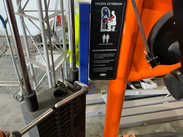 Matrix aura g3 triceps extension krachtstation - afbeelding 4 van  5