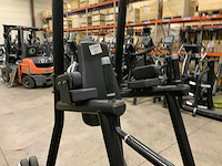 Matrix aura leg raise abdominal chin dip krachtstation - afbeelding 2 van  4