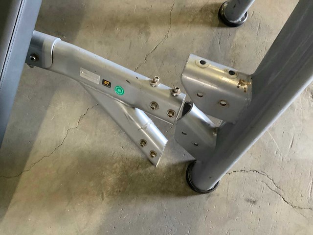 Matrix aura olympische incline bench krachtstation - afbeelding 4 van  5