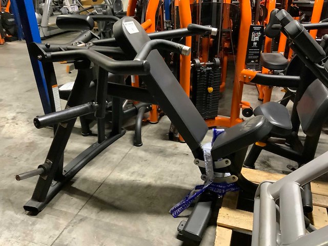 Matrix aura shoulder prese plate loaded krachtstation - afbeelding 1 van  4