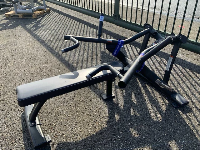 Matrix aura suspine bench krachtstation - afbeelding 2 van  2