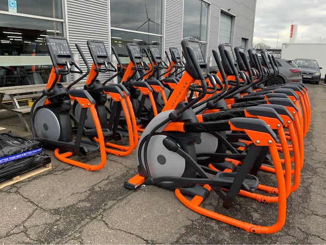 Matrix e5x 10x elliptical crosstrainer - afbeelding 1 van  4