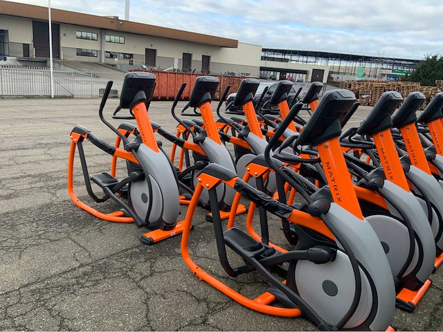 Matrix e5x 10x elliptical crosstrainer - afbeelding 2 van  7