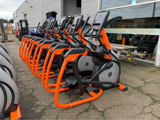 Matrix e5x 10x elliptical crosstrainer - afbeelding 3 van  5