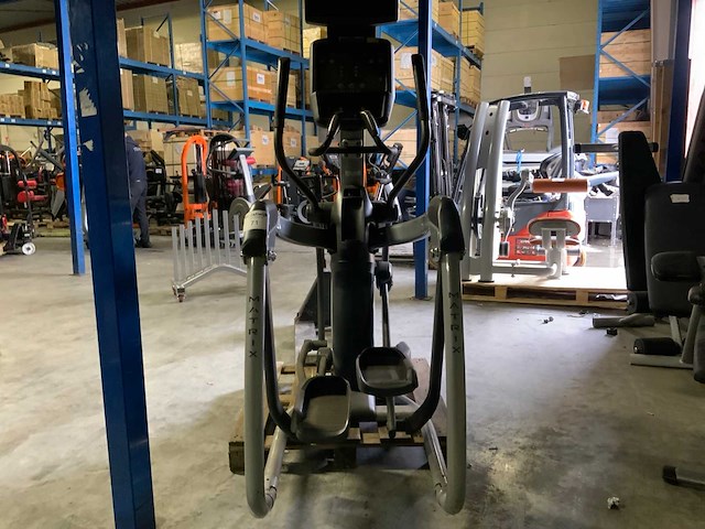 Matrix e5x elliptical crosstrainer - afbeelding 4 van  5