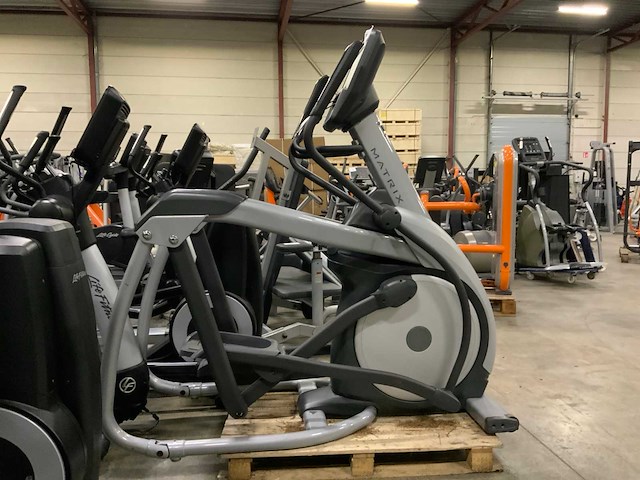 Matrix e5x elliptical crosstrainer - afbeelding 1 van  5