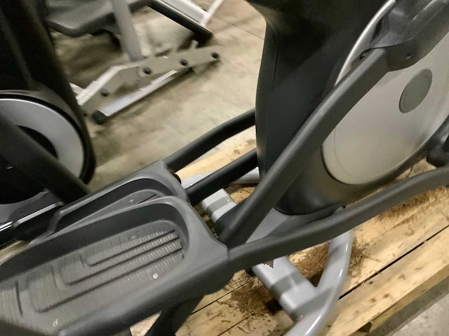 Matrix e5x elliptical crosstrainer - afbeelding 2 van  5