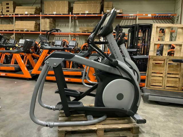 Matrix e5x elliptical crosstrainer - afbeelding 1 van  5