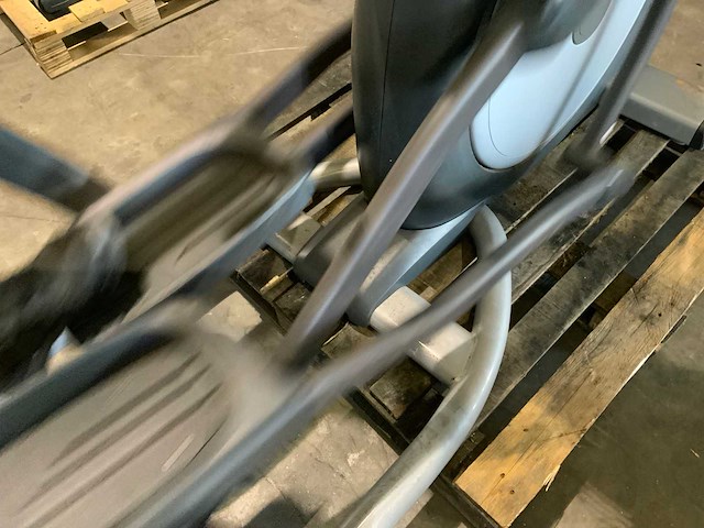 Matrix e5x elliptical crosstrainer - afbeelding 3 van  4