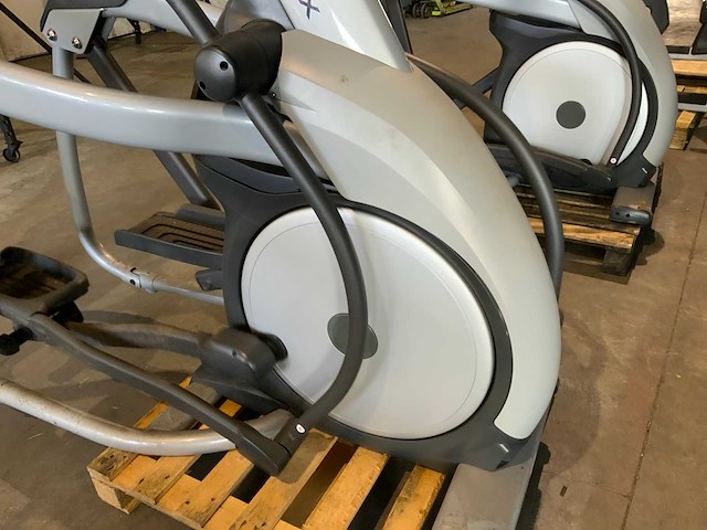 Matrix e5x elliptical crosstrainer - afbeelding 3 van  4