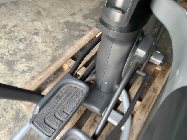 Matrix e5x elliptical crosstrainer - afbeelding 4 van  5