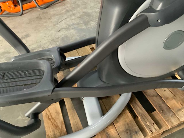 Matrix e5x elliptical crosstrainer - afbeelding 4 van  5