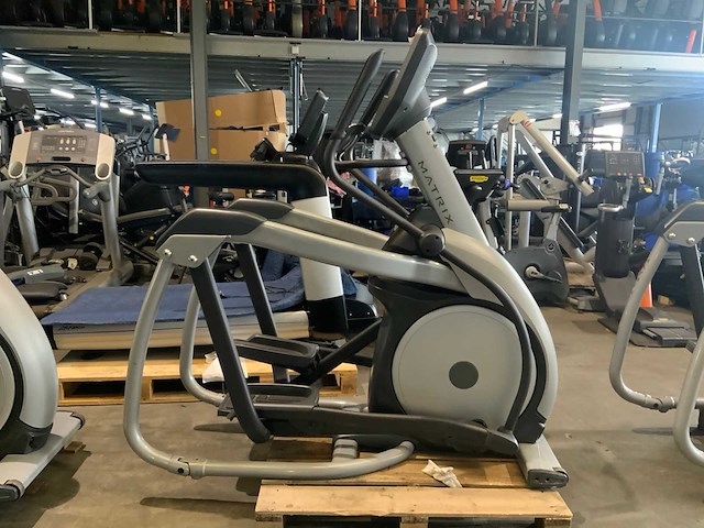 Matrix e5x elliptical crosstrainer - afbeelding 1 van  5