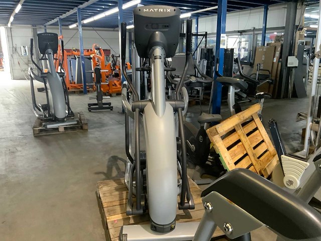 Matrix e5x elliptical crosstrainer - afbeelding 4 van  5