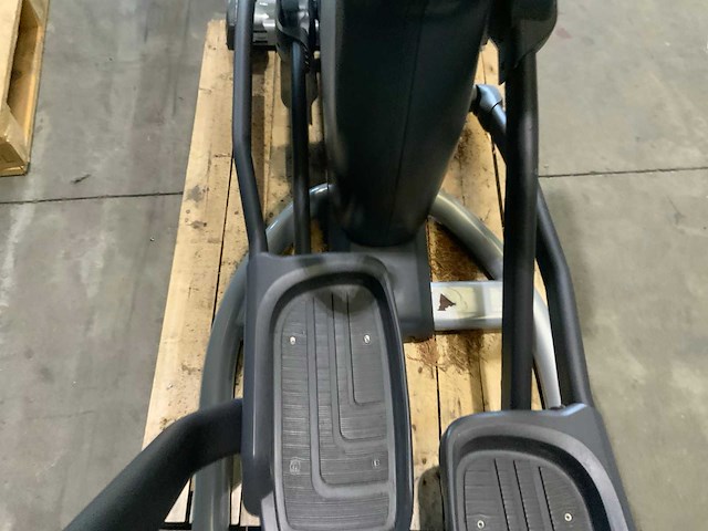 Matrix e5x elliptical crosstrainer - afbeelding 4 van  6