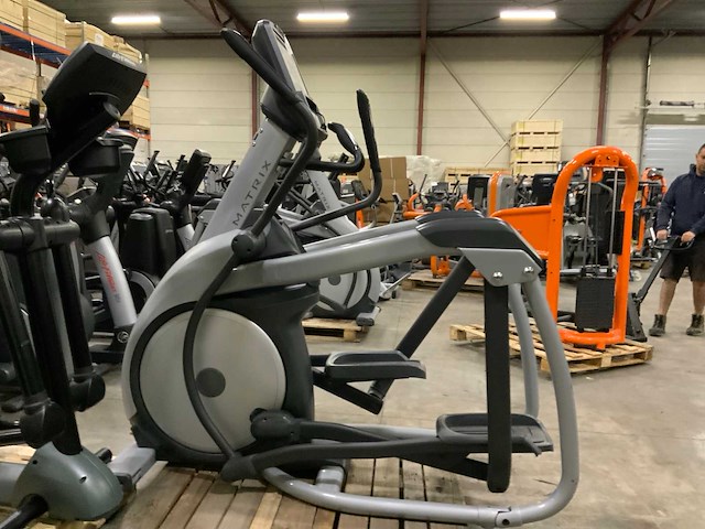 Matrix e5x elliptical crosstrainer - afbeelding 4 van  5