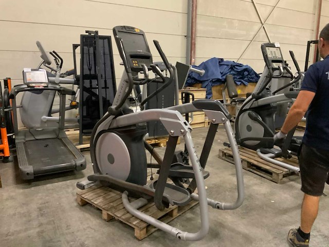 Matrix e7xe elliptical crosstrainer - afbeelding 1 van  6