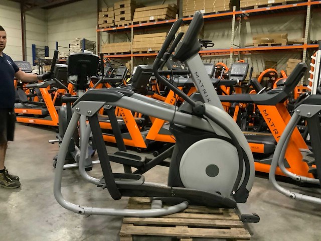 Matrix e7xe elliptical crosstrainer - afbeelding 1 van  5