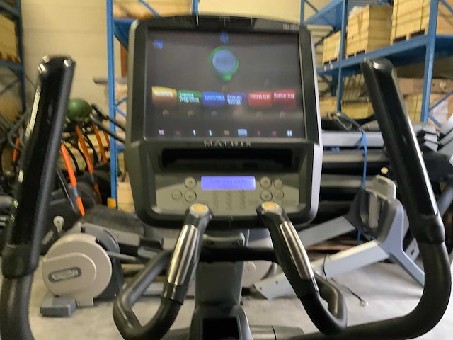 Matrix e7xe elliptical crosstrainer - afbeelding 2 van  5