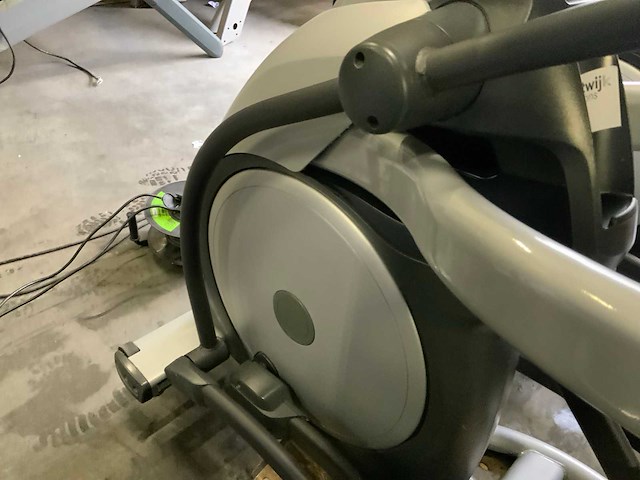 Matrix e7xe elliptical crosstrainer - afbeelding 3 van  5